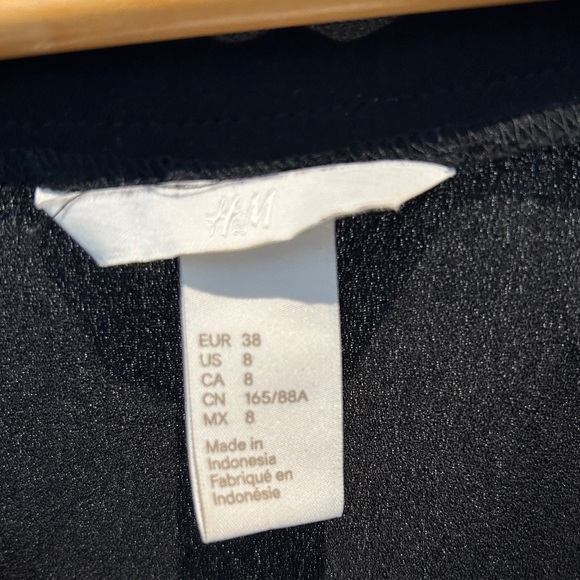 H&M Black long sleeve Dress - Picture 3 of 8